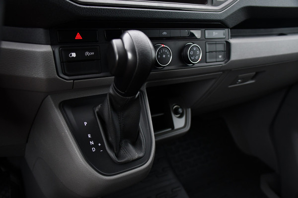 Volkswagen Crafter 35 2.0 TDI L3H3 Black Edition Camera, Carplay, LED, 177pk, Automaat, Standkachel, Geveerde stoel, Uniek!