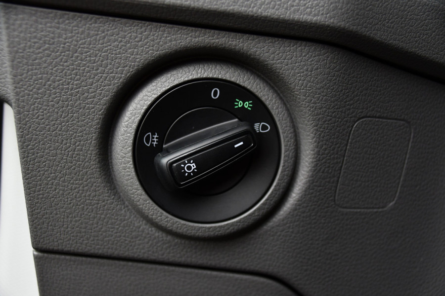 Volkswagen Crafter 35 2.0 TDI L3H3 Black Edition Camera, Carplay, LED, 177pk, Automaat, Standkachel, Geveerde stoel, Uniek!