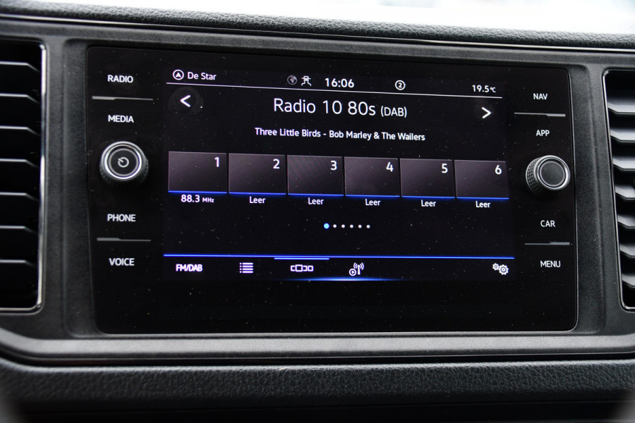Volkswagen Crafter 35 2.0 TDI L3H3 Black Edition Camera, Carplay, LED, 177pk, Automaat, Standkachel, Geveerde stoel, Uniek!