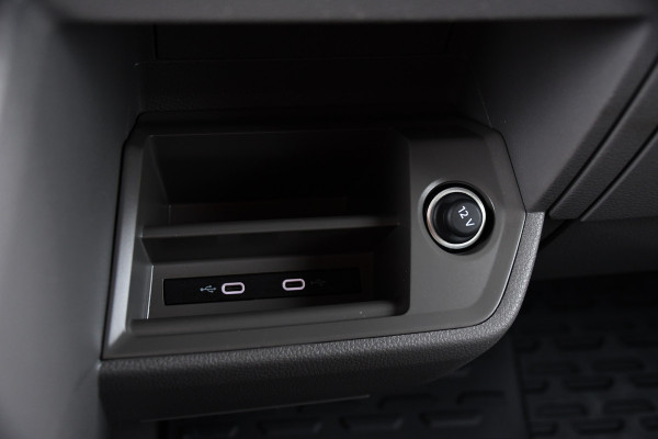Volkswagen Crafter 35 2.0 TDI L3H3 Black Edition Camera, Carplay, LED, 177pk, Automaat, Standkachel, Geveerde stoel, Uniek!