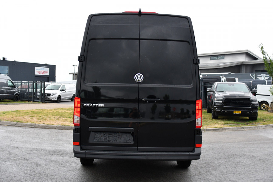 Volkswagen Crafter 35 2.0 TDI L3H3 Black Edition Camera, Carplay, LED, 177pk, Automaat, Standkachel, Geveerde stoel, Uniek!