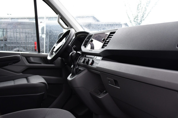 Volkswagen Crafter 35 2.0 TDI L3H3 Black Edition Camera, Carplay, LED, 177pk, Automaat, Standkachel, Geveerde stoel, Uniek!