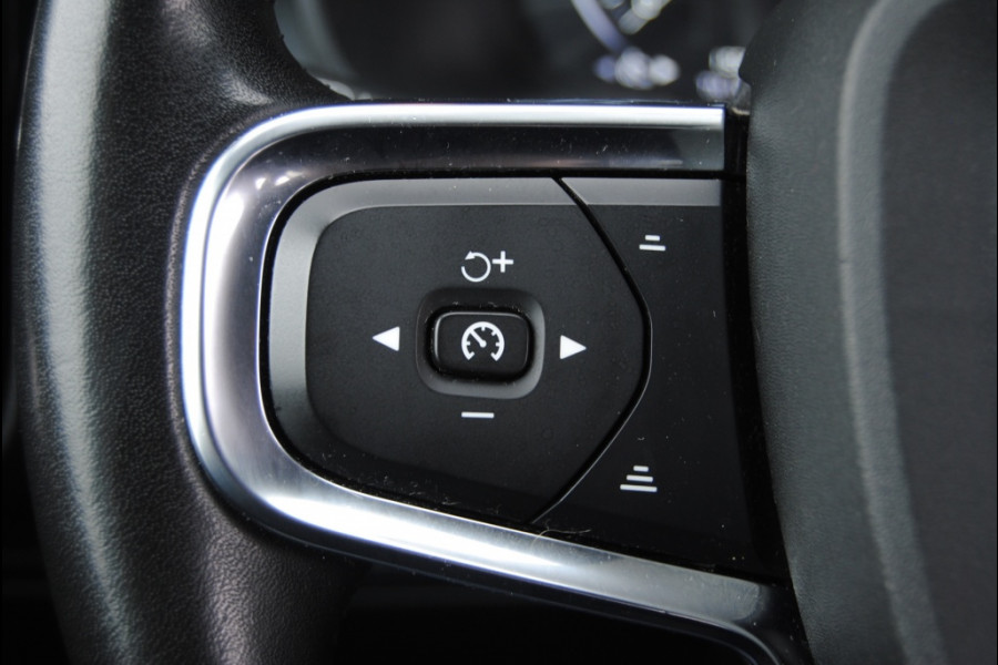 Volvo XC40 1.5 T4 Rech RDesExpr | Trekhaak | Carplay | Camera