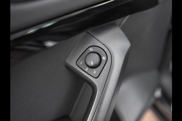 Seat Ateca 1.5 TSI FR Leren bekleding Panoramadak Camera Navi Stoelverwarming