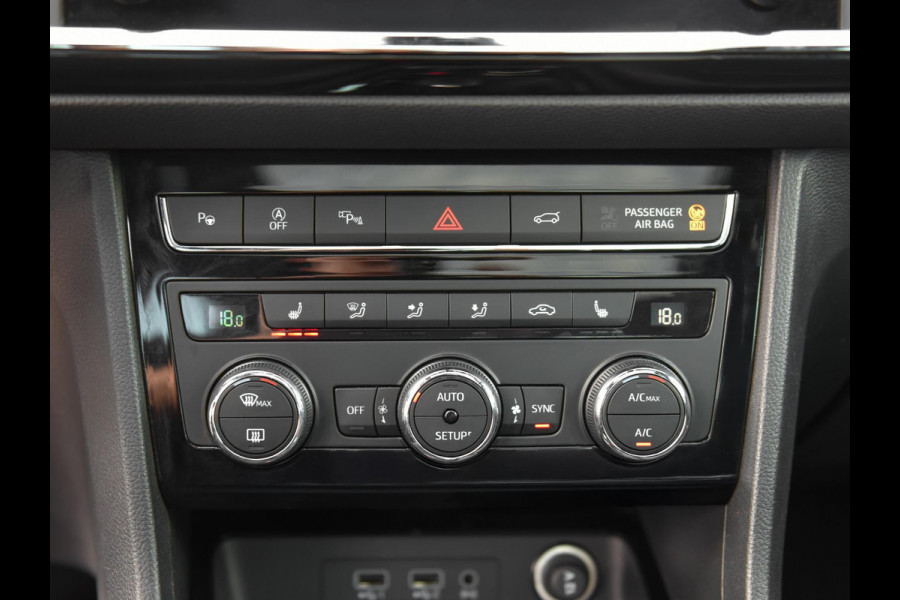 Seat Ateca 1.5 TSI FR Leren bekleding Panoramadak Camera Navi Stoelverwarming