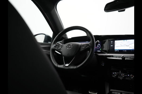 Opel Mokka-e Ultimate 50-kWh 7.4kw bl. 136pk | Trekhaak Afn. | Adaptive Cruise | 360 Camera | Sportstoelen Verwarmd | Stuur Verwarmd | Apple Carplay | Blis | Keyless | Navigatie | DAB |