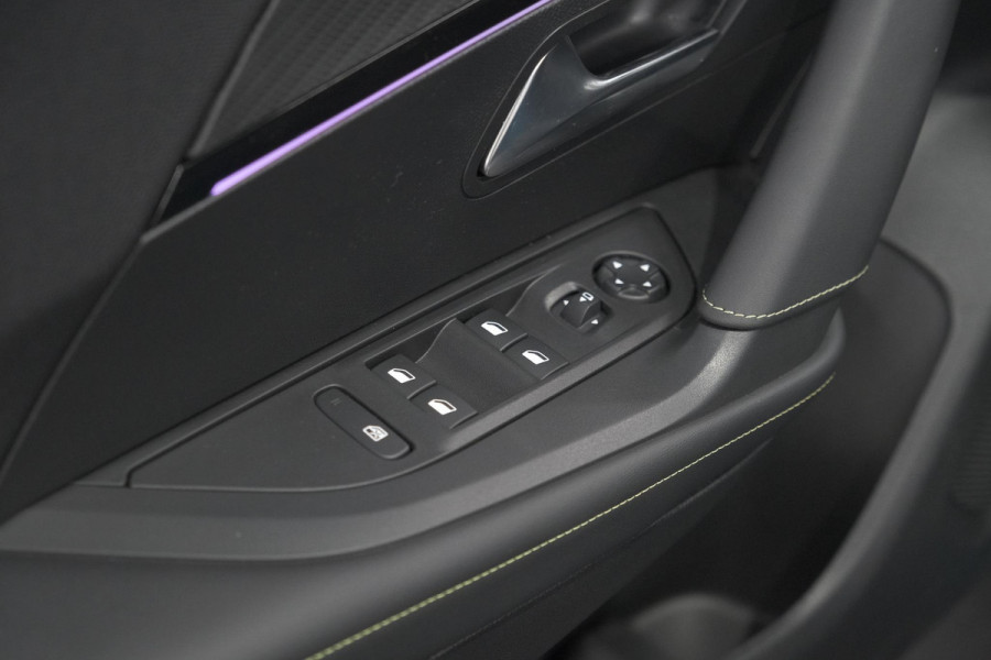 Peugeot 2008 1.2 Hybrid 145 GT | Camera | Apple Carplay | Parkeersensoren