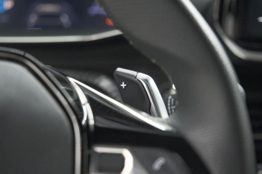 Peugeot 2008 1.2 Hybrid 145 GT | Camera | Apple Carplay | Parkeersensoren