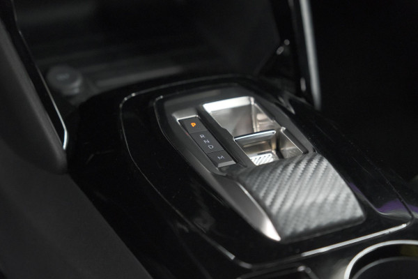 Peugeot 2008 1.2 Hybrid 145 GT | Camera | Apple Carplay | Parkeersensoren