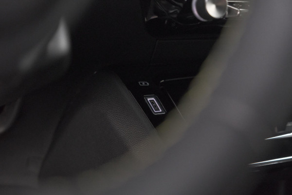 Peugeot 2008 1.2 Hybrid 145 GT | Camera | Apple Carplay | Parkeersensoren