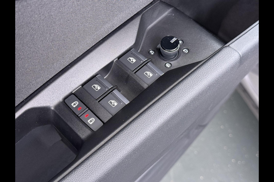 Audi Q4 Sportback e-tron 45 S Edition 82 kWh VAN: 44.900,- VOOR: 40.877,- UW HERFSTVOORDEEL: 4.023,- SOH 96% | S-Exterieur | ADAPT. CRUISE CONTROL | STOELVERWARMING | ELEK. ACHTERKLEP | ACHTERUIRIJCAMERA | RIJKLAAR + 12 MND BOVAG GARANTIE | RESTERENDE ACCU GARANTIE TOT EN MET 2032 OF 160k KM |