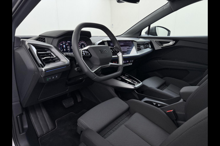 Audi Q4 Sportback e-tron 45 S Edition 82 kWh VAN: 44.900,- VOOR: 40.877,- UW HERFSTVOORDEEL: 4.023,- SOH 96% | S-Exterieur | ADAPT. CRUISE CONTROL | STOELVERWARMING | ELEK. ACHTERKLEP | ACHTERUIRIJCAMERA | RIJKLAAR + 12 MND BOVAG GARANTIE | RESTERENDE ACCU GARANTIE TOT EN MET 2032 OF 160k KM |