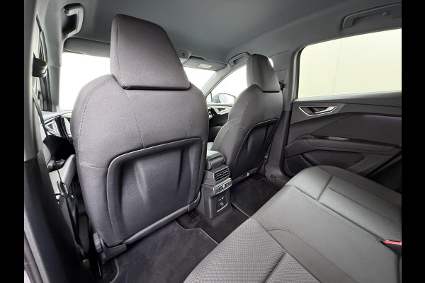 Audi Q4 Sportback e-tron 45 S Edition 82 kWh VAN: 44.900,- VOOR: 40.877,- UW HERFSTVOORDEEL: 4.023,- SOH 96% | S-Exterieur | ADAPT. CRUISE CONTROL | STOELVERWARMING | ELEK. ACHTERKLEP | ACHTERUIRIJCAMERA | RIJKLAAR + 12 MND BOVAG GARANTIE | RESTERENDE ACCU GARANTIE TOT EN MET 2032 OF 160k KM |