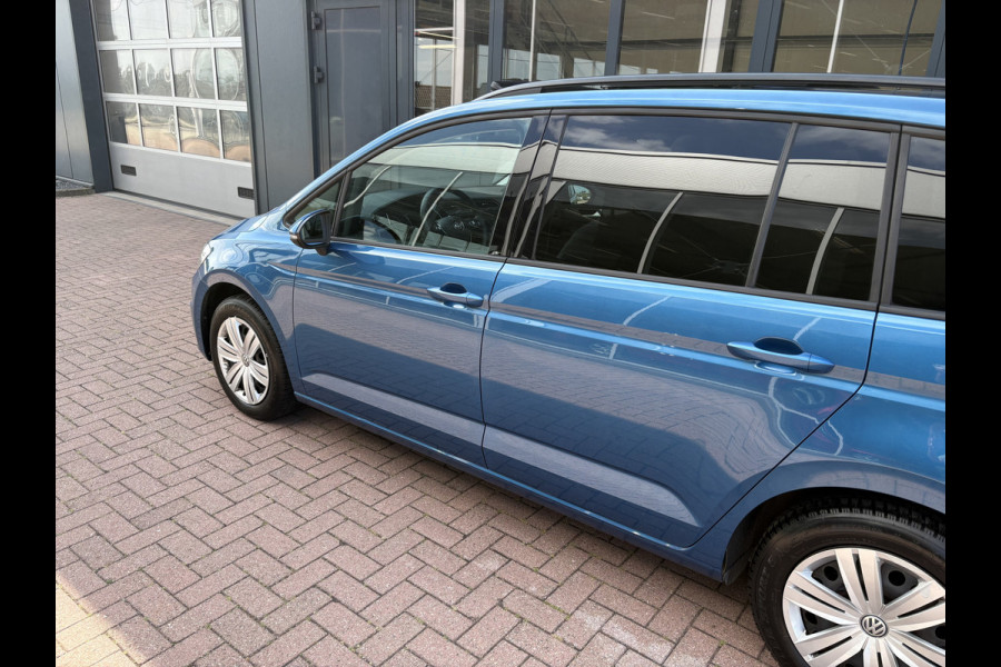 Volkswagen Touran 1.5 TSi DSG Comfortline 7-pers. SCHUIFDAK/LEDER/CAMERA/NAVI/ADAPT.CRUISE/WINTERPACK
