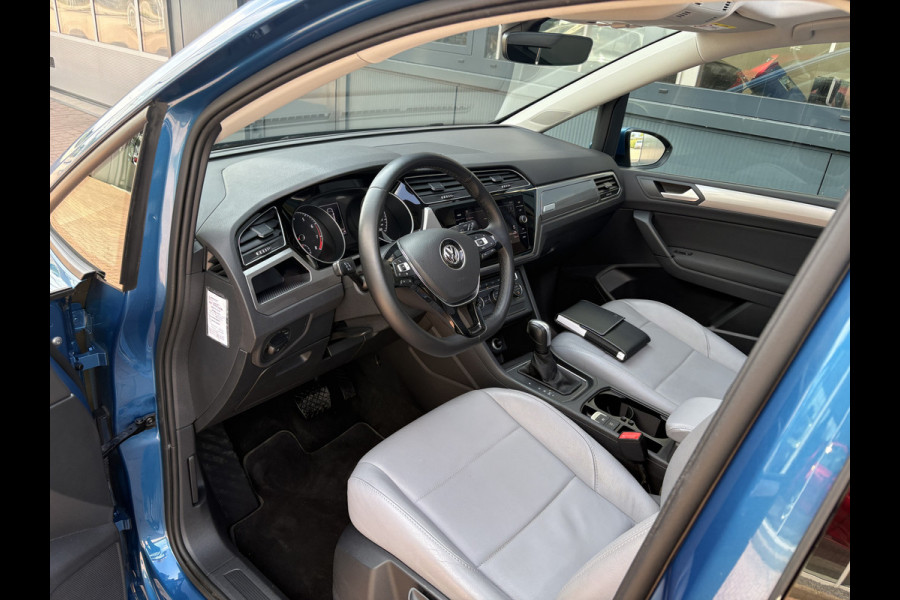 Volkswagen Touran 1.5 TSi DSG Comfortline 7-pers. SCHUIFDAK/LEDER/CAMERA/NAVI/ADAPT.CRUISE/WINTERPACK