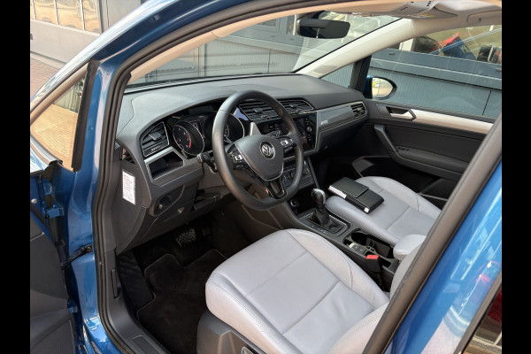 Volkswagen Touran 1.5 TSi DSG Comfortline 7-pers. SCHUIFDAK/LEDER/CAMERA/NAVI/ADAPT.CRUISE/WINTERPACK