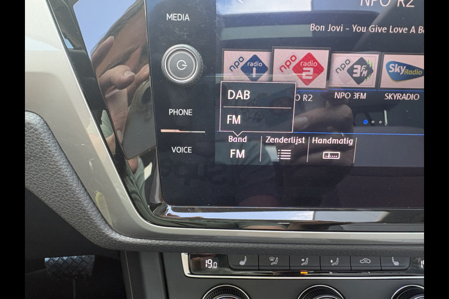 Volkswagen Touran 1.5 TSi DSG Comfortline 7-pers. SCHUIFDAK/LEDER/CAMERA/NAVI/ADAPT.CRUISE/WINTERPACK
