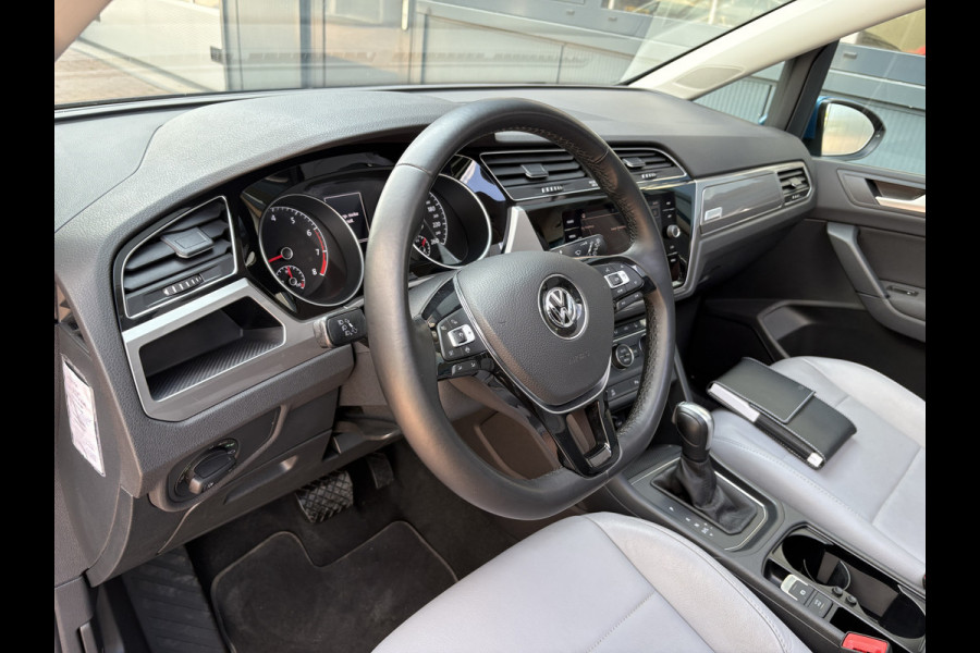 Volkswagen Touran 1.5 TSi DSG Comfortline 7-pers. SCHUIFDAK/LEDER/CAMERA/NAVI/ADAPT.CRUISE/WINTERPACK