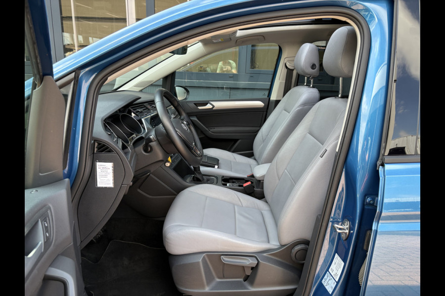 Volkswagen Touran 1.5 TSi DSG Comfortline 7-pers. SCHUIFDAK/LEDER/CAMERA/NAVI/ADAPT.CRUISE/WINTERPACK