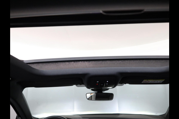 Audi A3 Sportback 30 TFSI S edition 110 pk S-tronic | Verlengde garantie | Navigatie | Panoramadak | Parkeersensoren (Park assist) | Achteruitrijcamera | Stoelverwarming | S-Line |