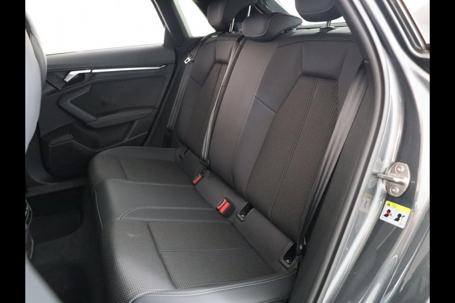Audi A3 Sportback 30 TFSI S edition 110 pk S-tronic | Verlengde garantie | Navigatie | Panoramadak | Parkeersensoren (Park assist) | Achteruitrijcamera | Stoelverwarming | S-Line |