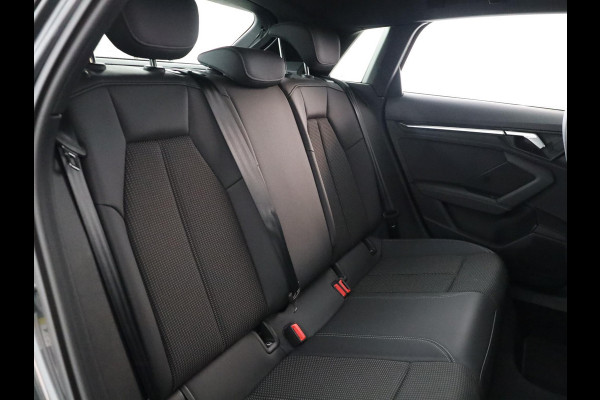 Audi A3 Sportback 30 TFSI S edition 110 pk S-tronic | Verlengde garantie | Navigatie | Panoramadak | Parkeersensoren (Park assist) | Achteruitrijcamera | Stoelverwarming | S-Line |