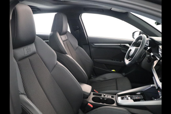 Audi A3 Sportback 30 TFSI S edition 110 pk S-tronic | Verlengde garantie | Navigatie | Panoramadak | Parkeersensoren (Park assist) | Achteruitrijcamera | Stoelverwarming | S-Line |