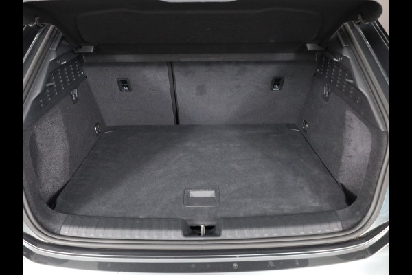 Audi A3 Sportback 30 TFSI S edition 110 pk S-tronic | Verlengde garantie | Navigatie | Panoramadak | Parkeersensoren (Park assist) | Achteruitrijcamera | Stoelverwarming | S-Line |