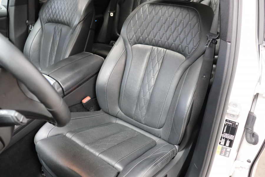 BMW X5 xDrive45e High Executive M Sport Pakket Automaat / Live Cockpit Professional / Laserlicht / Panoramadak / Harman Kardon / Driving Assistant Professional / Stoelvermaning voor + achter / Head-Up Display / Shadow Line / 22 Inch / Stoelventilatie / Soft-Close / Active Steering / DAB