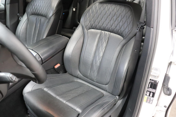 BMW X5 xDrive45e High Executive M Sport Pakket Automaat / Live Cockpit Professional / Laserlicht / Panoramadak / Harman Kardon / Driving Assistant Professional / Stoelvermaning voor + achter / Head-Up Display / Shadow Line / 22 Inch / Stoelventilatie / Soft-Close / Active Steering / DAB