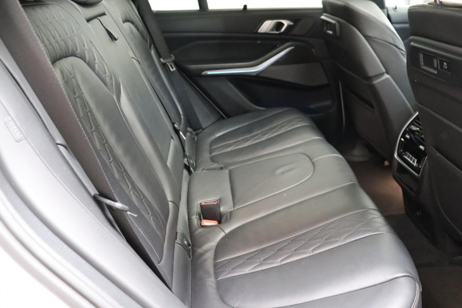 BMW X5 xDrive45e High Executive M Sport Pakket Automaat / Live Cockpit Professional / Laserlicht / Panoramadak / Harman Kardon / Driving Assistant Professional / Stoelvermaning voor + achter / Head-Up Display / Shadow Line / 22 Inch / Stoelventilatie / Soft-Close / Active Steering / DAB