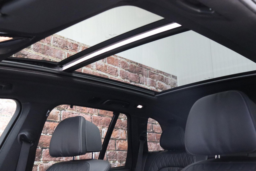 BMW X5 xDrive45e High Executive M Sport Pakket Automaat / Live Cockpit Professional / Laserlicht / Panoramadak / Harman Kardon / Driving Assistant Professional / Stoelvermaning voor + achter / Head-Up Display / Shadow Line / 22 Inch / Stoelventilatie / Soft-Close / Active Steering / DAB