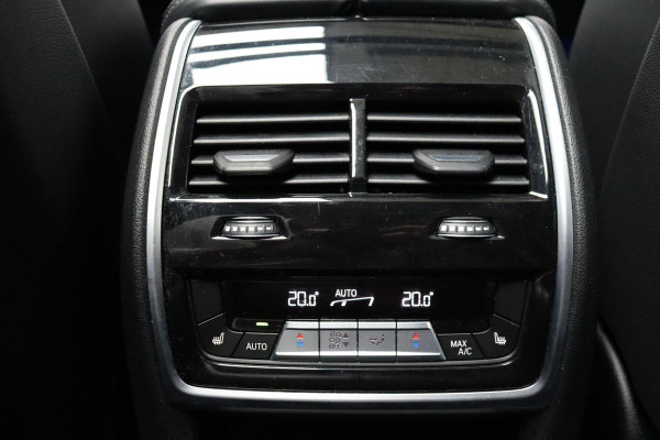 BMW X5 xDrive45e High Executive M Sport Pakket Automaat / Live Cockpit Professional / Laserlicht / Panoramadak / Harman Kardon / Driving Assistant Professional / Stoelvermaning voor + achter / Head-Up Display / Shadow Line / 22 Inch / Stoelventilatie / Soft-Close / Active Steering / DAB