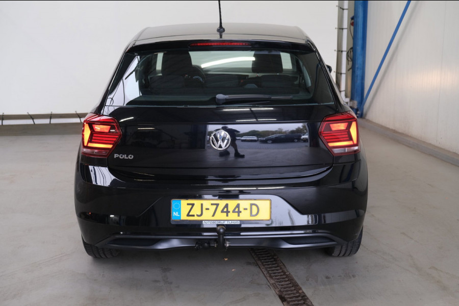 Volkswagen Polo 1.0 Comfortline - N.A.P. Airco, Cruise, Carplay, Trekhaak.