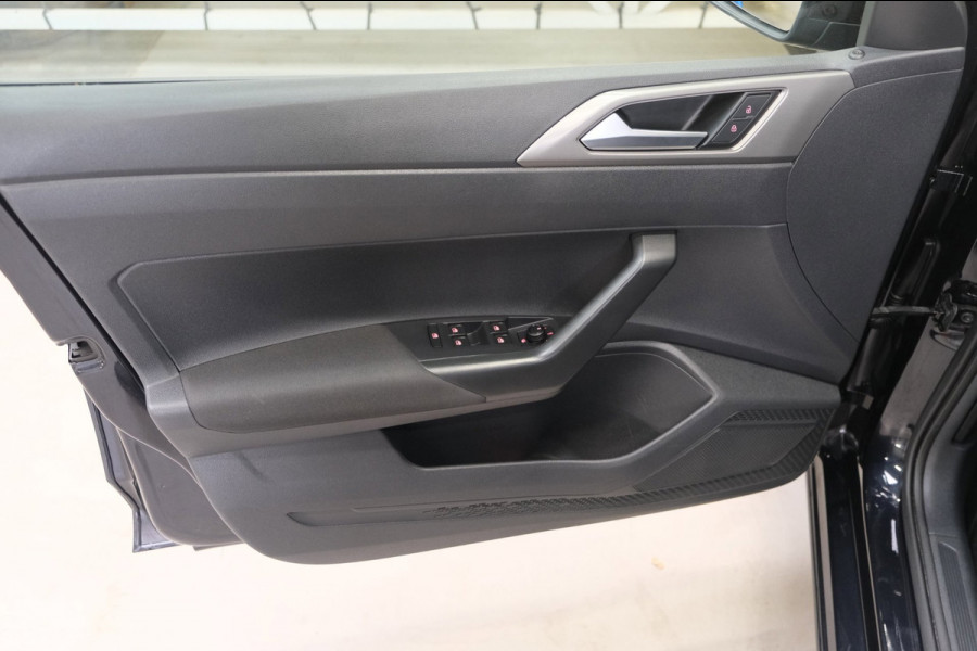 Volkswagen Polo 1.0 Comfortline - N.A.P. Airco, Cruise, Carplay, Trekhaak.