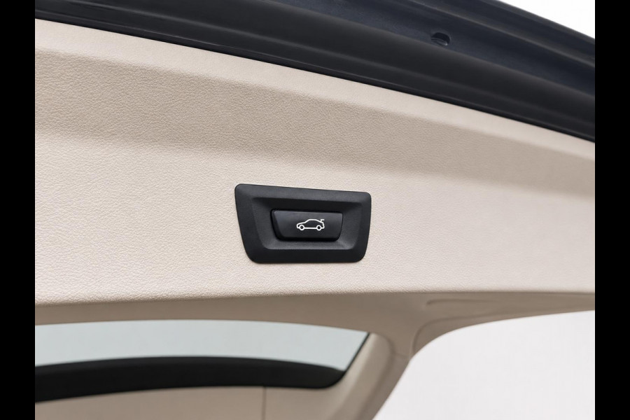 BMW iX3 High Executive Edition 80 kWh SOH 98,6% Panoramadak Trekhaak Navigatie Apple CarPlay Android Auto Camera Parkeerhulp Adaptive Cruise Control Stoelverwarming Full Led Leder Climate Control Lichtmetalen velgen