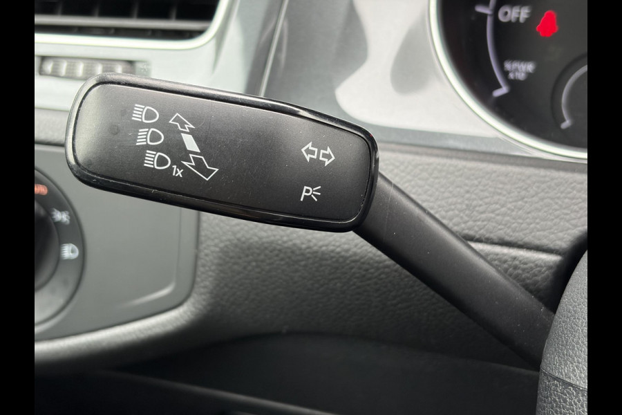 Volkswagen e-Golf e-Golf SOH 88.21% l 2e Eigenaar l Carplay l Navi l Stoelverw l Clima l Cruise l Lmv l Pdc V+A l N.A.P l Nieuwe Apk bij Aflevering