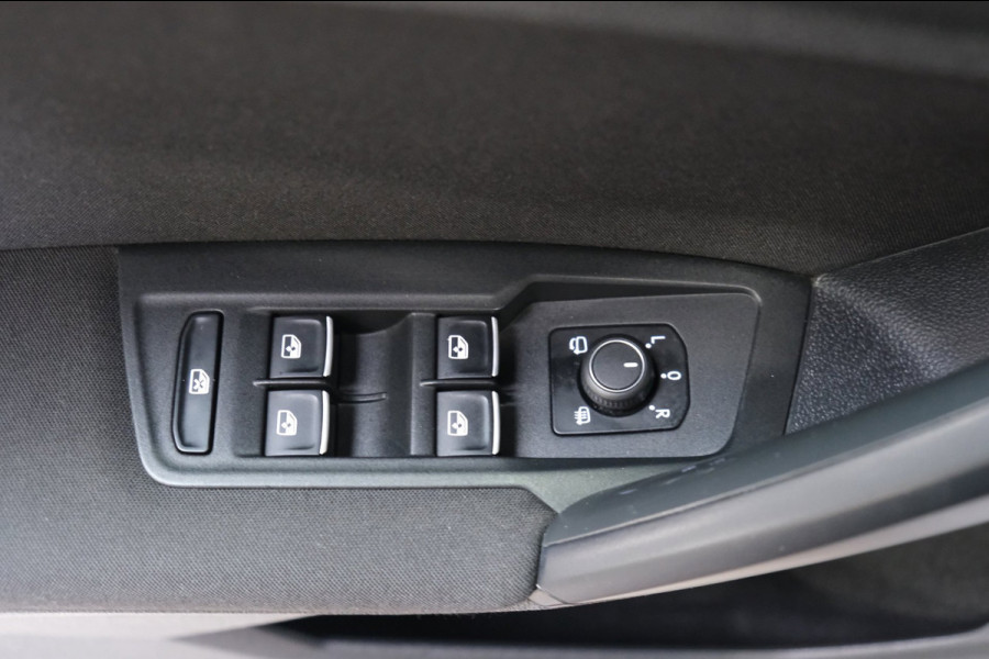 Volkswagen Tiguan 1.4 TSI ACT Comfortline Business Automaat - N.A.P. Airco, Cruise, Navi, PDC, Trekhaak.