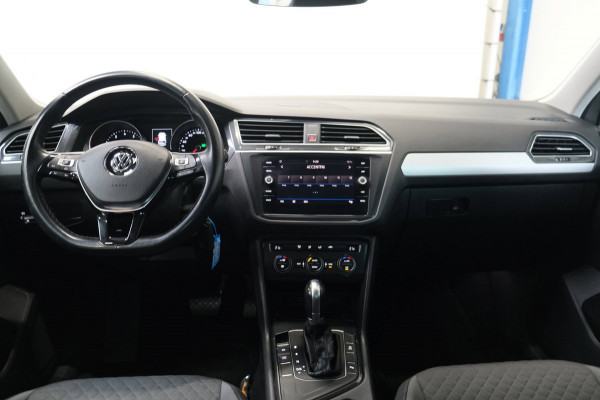 Volkswagen Tiguan 1.4 TSI ACT Comfortline Business Automaat - N.A.P. Airco, Cruise, Navi, PDC, Trekhaak.