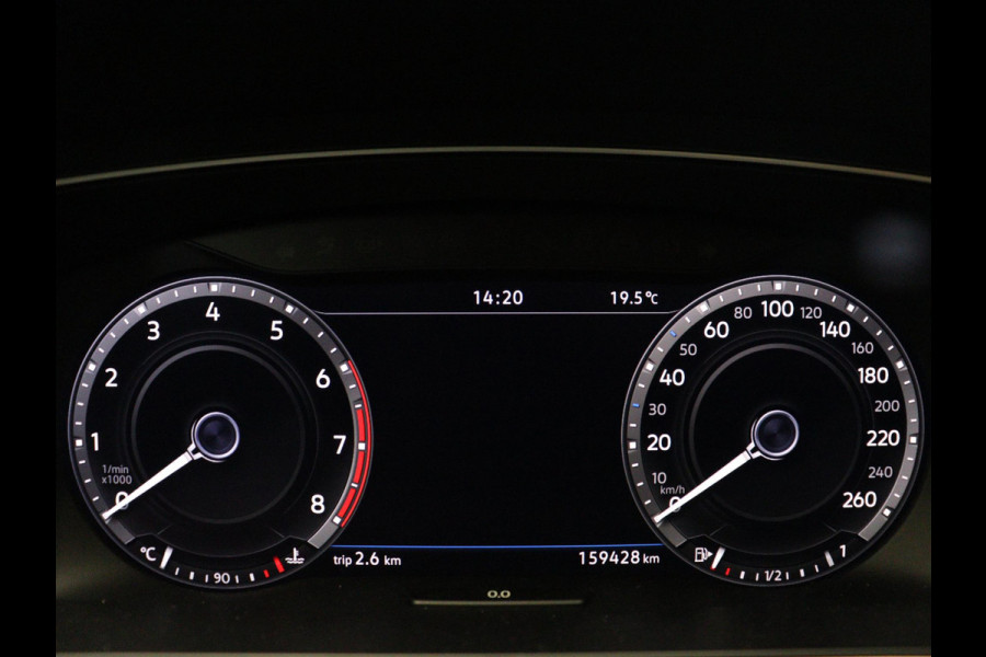 Volkswagen Tiguan 1.4 TSI R Line | Panoramadak | Stoelverwarming | Trekhaak | Adaptive cruise | Virtual Cockpit | Dynaudio | Massage | Camera | Navigatie | LED Plus | Keyless | 20'' | Park Assist