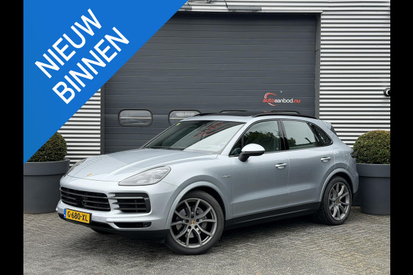 Porsche Cayenne 3.0 E-Hybrid Sport Chrono | Panoramadak | Camera | Head-Up Display | Stoelventilatie/Verwarming | Bose |