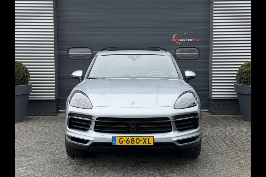 Porsche Cayenne 3.0 E-Hybrid Sport Chrono | Panoramadak | Camera | Head-Up Display | Stoelventilatie/Verwarming | Bose |