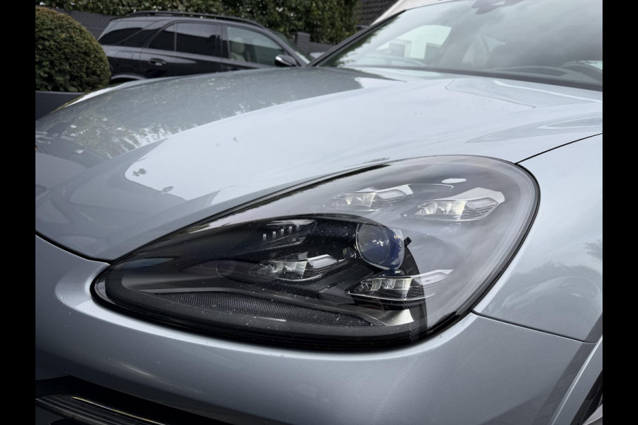 Porsche Cayenne 3.0 E-Hybrid Sport Chrono | Panoramadak | Camera | Head-Up Display | Stoelventilatie/Verwarming | Bose |