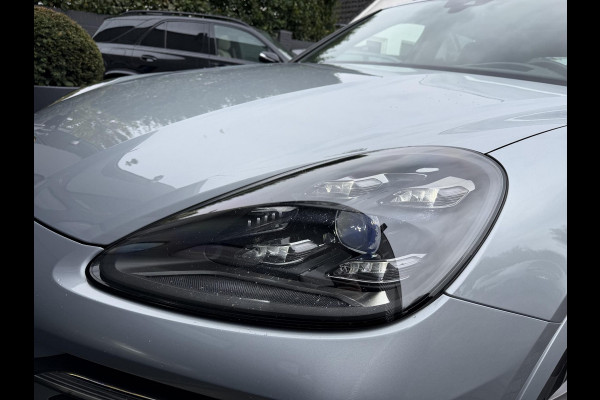 Porsche Cayenne 3.0 E-Hybrid Sport Chrono | Panoramadak | Camera | Head-Up Display | Stoelventilatie/Verwarming | Bose |