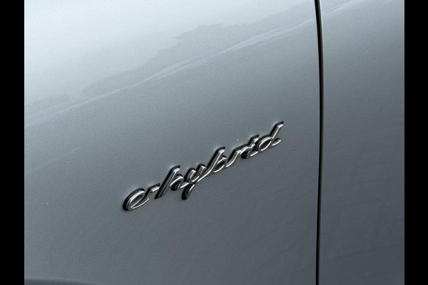 Porsche Cayenne 3.0 E-Hybrid Sport Chrono | Panoramadak | Camera | Head-Up Display | Stoelventilatie/Verwarming | Bose |