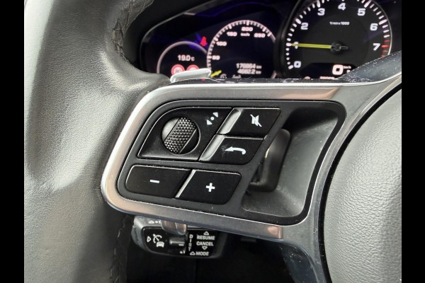 Porsche Cayenne 3.0 E-Hybrid Sport Chrono | Panoramadak | Camera | Head-Up Display | Stoelventilatie/Verwarming | Bose |