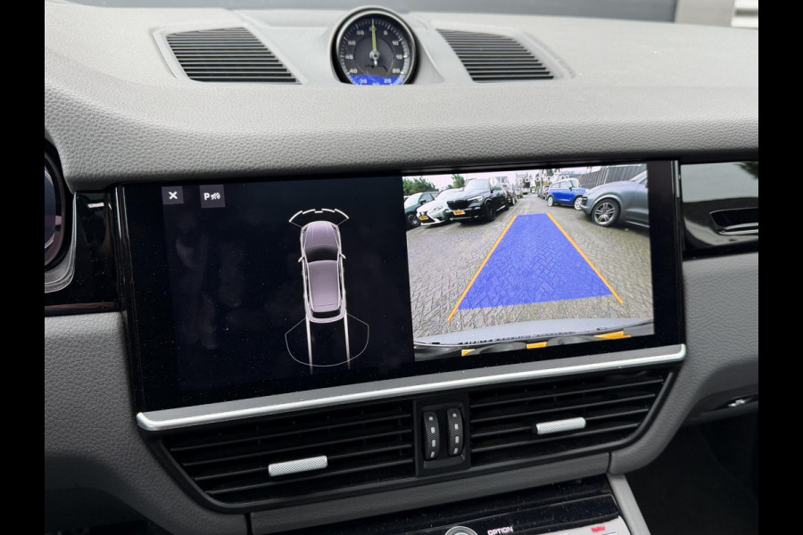 Porsche Cayenne 3.0 E-Hybrid Sport Chrono | Panoramadak | Camera | Head-Up Display | Stoelventilatie/Verwarming | Bose |