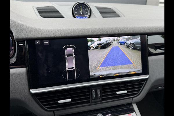 Porsche Cayenne 3.0 E-Hybrid Sport Chrono | Panoramadak | Camera | Head-Up Display | Stoelventilatie/Verwarming | Bose |
