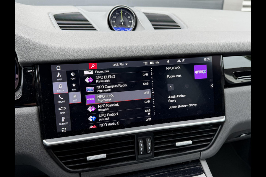 Porsche Cayenne 3.0 E-Hybrid Sport Chrono | Panoramadak | Camera | Head-Up Display | Stoelventilatie/Verwarming | Bose |