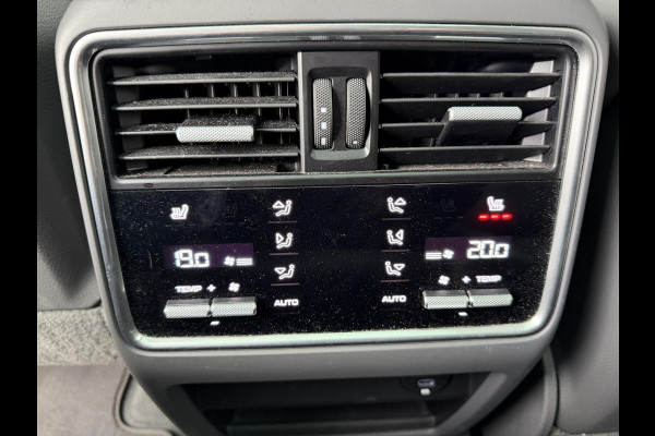 Porsche Cayenne 3.0 E-Hybrid Sport Chrono | Panoramadak | Camera | Head-Up Display | Stoelventilatie/Verwarming | Bose |